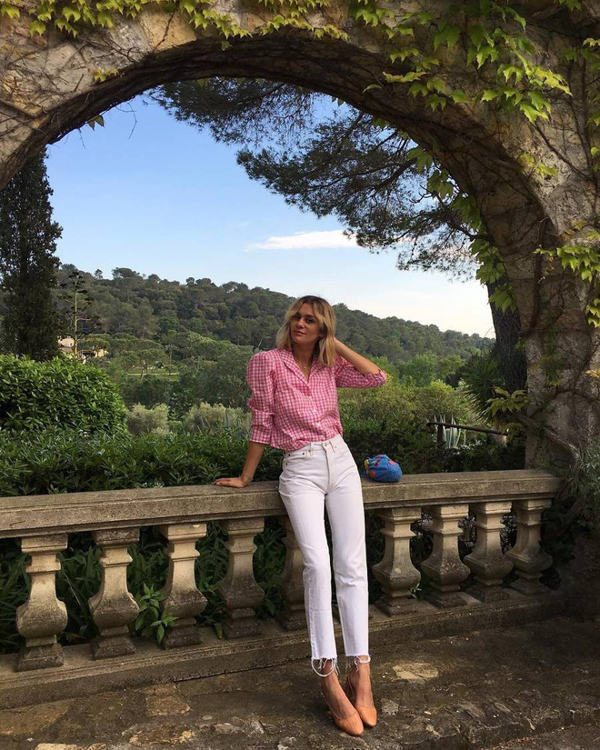 15 set đồ dưới đây chứng minh rằng quần trắng cũng đa zi năng chẳng kém quần jeans