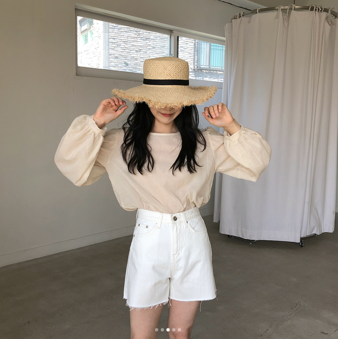 15 set đồ dưới đây chứng minh rằng quần trắng cũng đa zi năng chẳng kém quần jeans