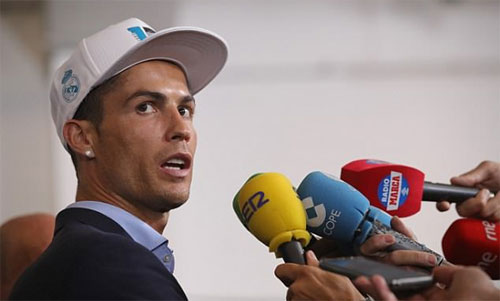 Ronaldo tiết lộ ý định rời Real nhiều tuần trước chung kết C1