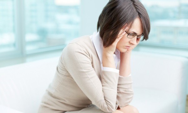 Đàng hoàng là một thạc sĩ, vậy mà tôi bị chồng đánh giá không bằng chị lao công của công ty anh