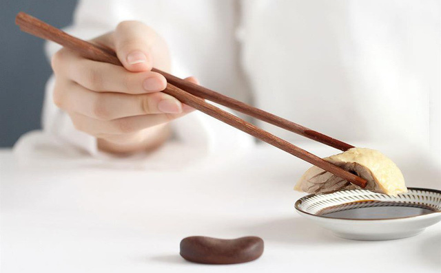 3 thói quen trong bữa tối đang nuôi lớn nhiều căn bệnh nguy hiểm: Hãy sớm tránh xa! 3 thói quen trong bữa tối đang nuôi lớn nhiều căn bệnh nguy hiểm: Hãy sớm tránh xa!