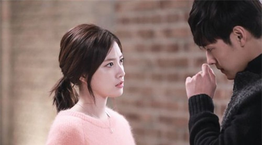 Chồng tôi hận bồ nên không cho cô ấy yêu ai