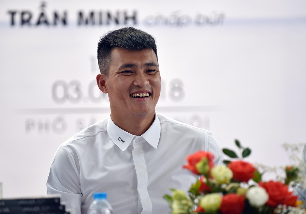 Công Vinh: Góc khuất làng bóng còn kinh khủng hơn, tôi chưa viết