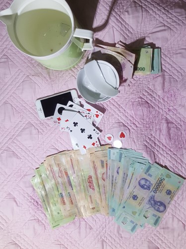 Phá sòng bạc lớn có dịch vụ vay tiền tại chỗ