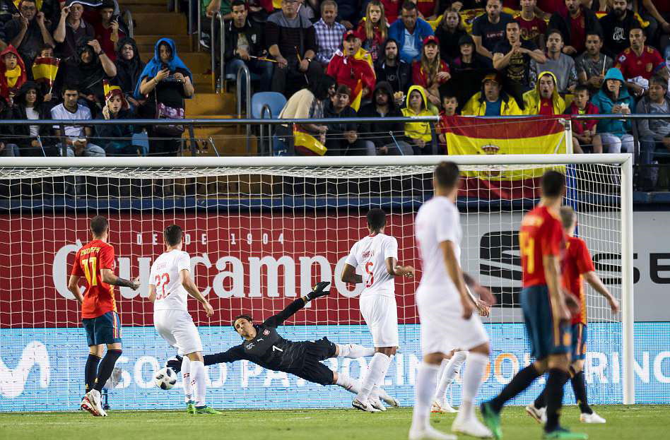 De Gea mắc sai lầm khiến ĐT Tây Ban Nha mất chiến thắng