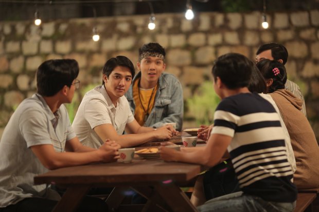 Con đường từ hotboy Đông Hồ biến thành thành thầy giáo số nhọnhất phim Em gái mưa của Tiến Vũ Con đường từ hotboy Đông Hồ biến thành thành thầy giáo số nhọnhất phim Em gái mưa của Tiến Vũ