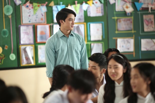 Con đường từ hotboy Đông Hồ biến thành thành thầy giáo số nhọnhất phim Em gái mưa của Tiến Vũ Con đường từ hotboy Đông Hồ biến thành thành thầy giáo số nhọnhất phim Em gái mưa của Tiến Vũ