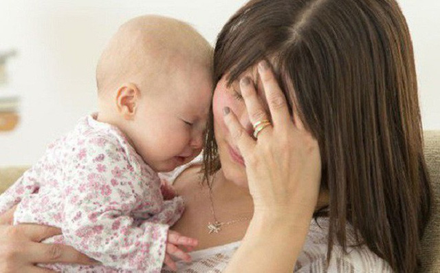 Hãi hùng mẹ chồng lên chăm con dâu ở cữ