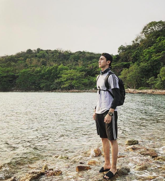Nhìn bờ vai Thái Bình Dương của 3 chàng trai này mà cô gái nào cũng mong được tựa đầu vào dù chỉ một lần Nhìn bờ vai Thái Bình Dương của 3 chàng trai này mà cô gái nào cũng mong được tựa đầu vào dù chỉ một lần