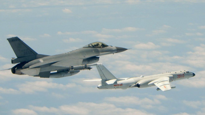 Trung Quốc ngang ngược nói có quyền đưa quân ra Biển Đông