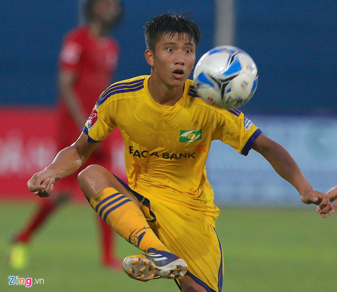 Phan Văn Đức chấn thương, HLV SLNA lo sốt vó