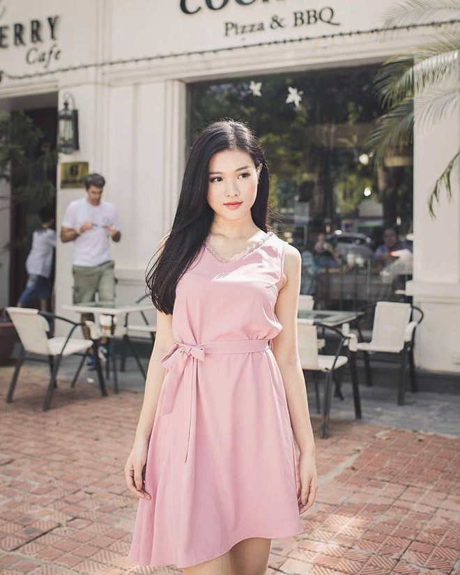 Khoe ảnh em gái giống mình như đúc, Huyền Baby được dân mạng khen: Có hai mỹ nhân trong một khung hình