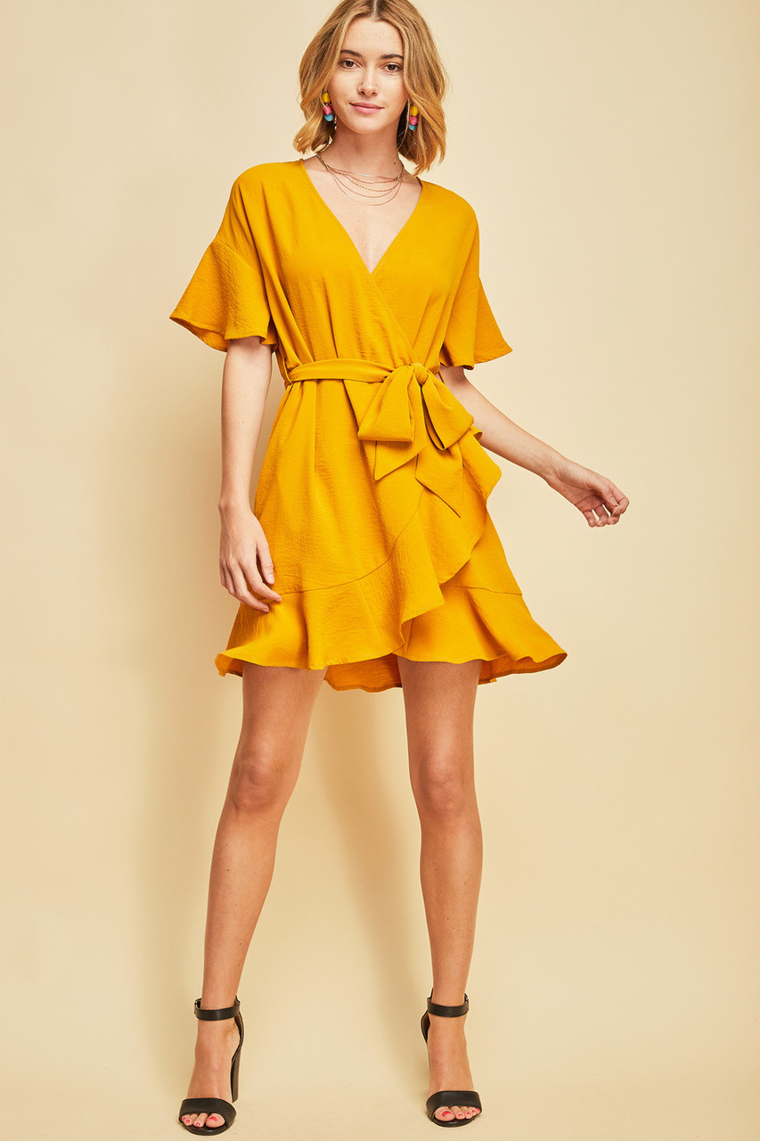 Wrap dress - chiếc váy mùa hè không thể thiếu với mọi cô gái