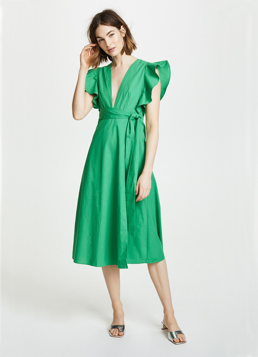 Wrap dress - chiếc váy mùa hè không thể thiếu với mọi cô gái