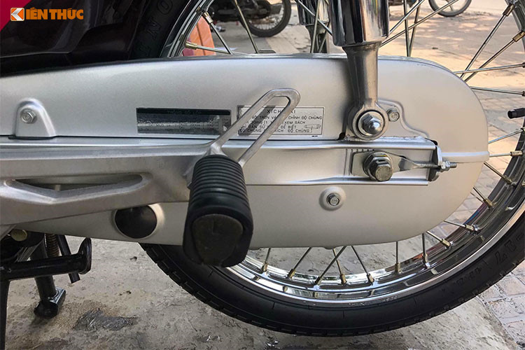 Honda Dream đắp chiếu 18 năm bán hơn 200 triệu