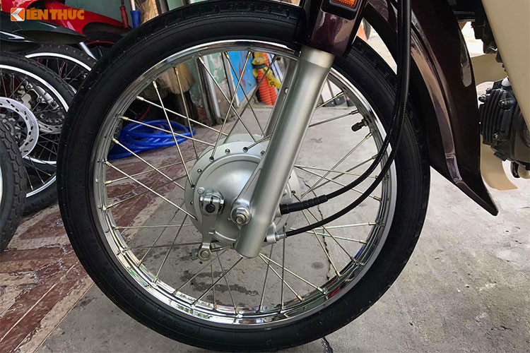 Honda Dream đắp chiếu 18 năm bán hơn 200 triệu