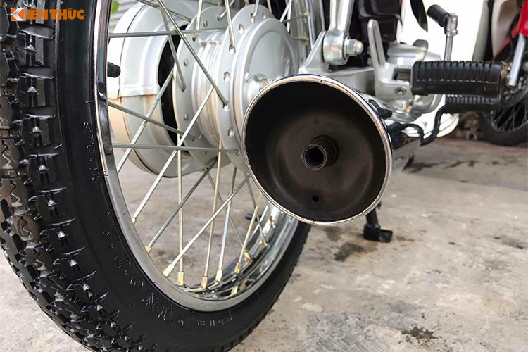 Honda Dream đắp chiếu 18 năm bán hơn 200 triệu