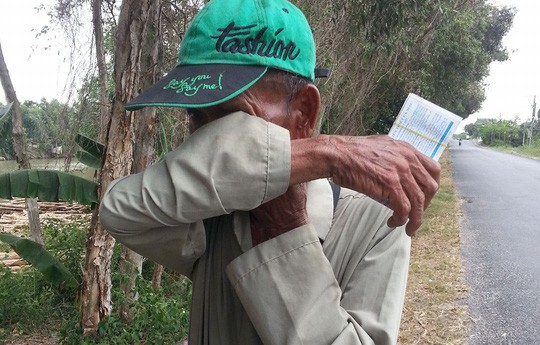 Bị đùa dai, cụ ông bán vé số dạo xô chết đồng nghiệp