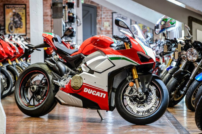 Choáng ngợp Ducati Panigale V4 Speciale về Việt Nam giá 2 tỷ đồng Choáng ngợp Ducati Panigale V4 Speciale về Việt Nam giá 2 tỷ đồng