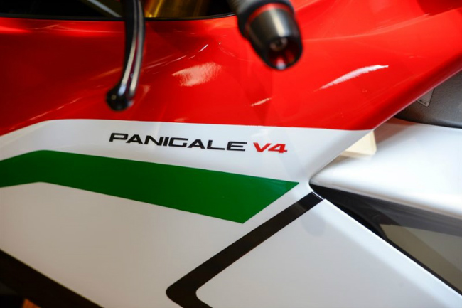 Choáng ngợp Ducati Panigale V4 Speciale về Việt Nam giá 2 tỷ đồng Choáng ngợp Ducati Panigale V4 Speciale về Việt Nam giá 2 tỷ đồng