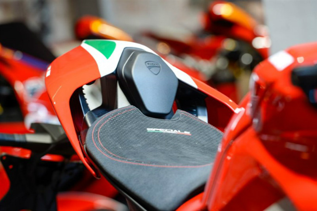 Choáng ngợp Ducati Panigale V4 Speciale về Việt Nam giá 2 tỷ đồng Choáng ngợp Ducati Panigale V4 Speciale về Việt Nam giá 2 tỷ đồng
