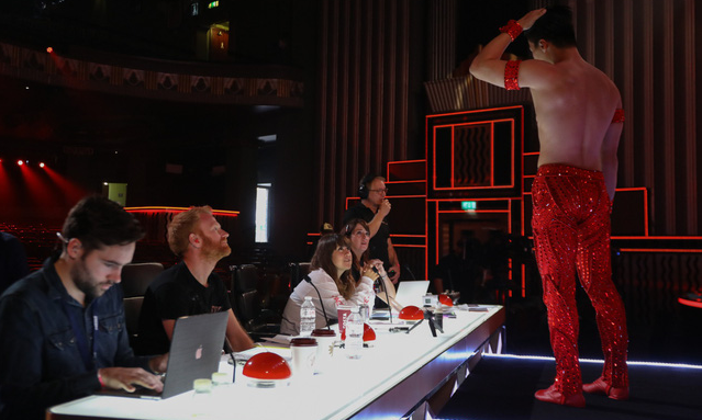BTC Britains Got Talent nhầm phông nền Trung Quốc, Quốc Cơ - Quốc nghiệp từ chối biểu diễn BTC Britains Got Talent nhầm phông nền Trung Quốc, Quốc Cơ - Quốc nghiệp từ chối biểu diễn