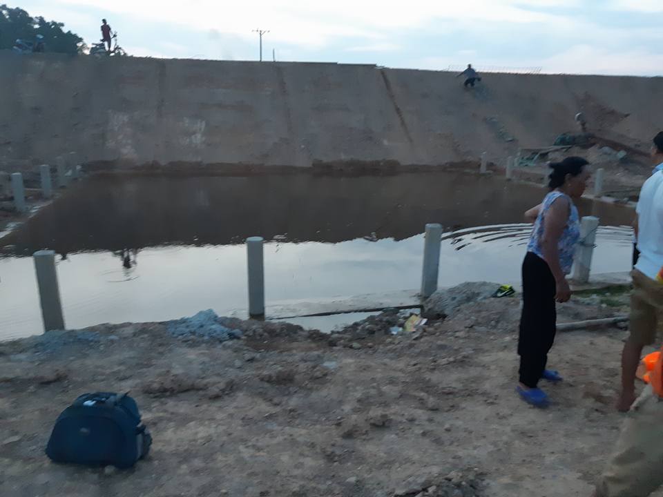 Thương tâm: Chị lao xuống hố công trình cứu em đuối nước, cả 2 tử vong