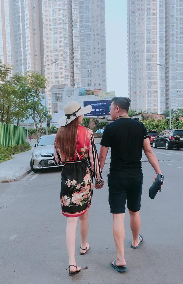 Lộ diện danh tính của bạn trai mà Giang Hồng Ngọc đã chấp nhận lời cầu hôn và ra mắt gia đình? Lộ diện danh tính của bạn trai mà Giang Hồng Ngọc đã chấp nhận lời cầu hôn và ra mắt gia đình?