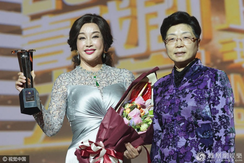 Phạm Băng Băng: Từ hợp đồng ma triệu USD đến bí mật showbiz?