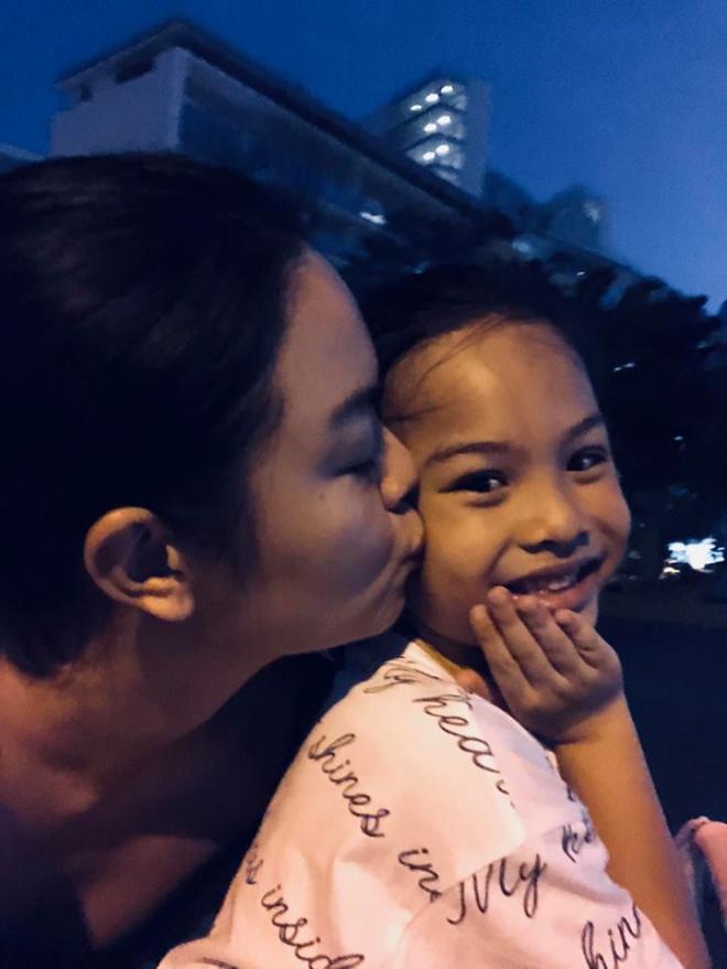 Phạm Quỳnh Anh: Không hối hận khi hi sinh cả tuổi trẻ để chọn gia đình thay vì giấc mơ