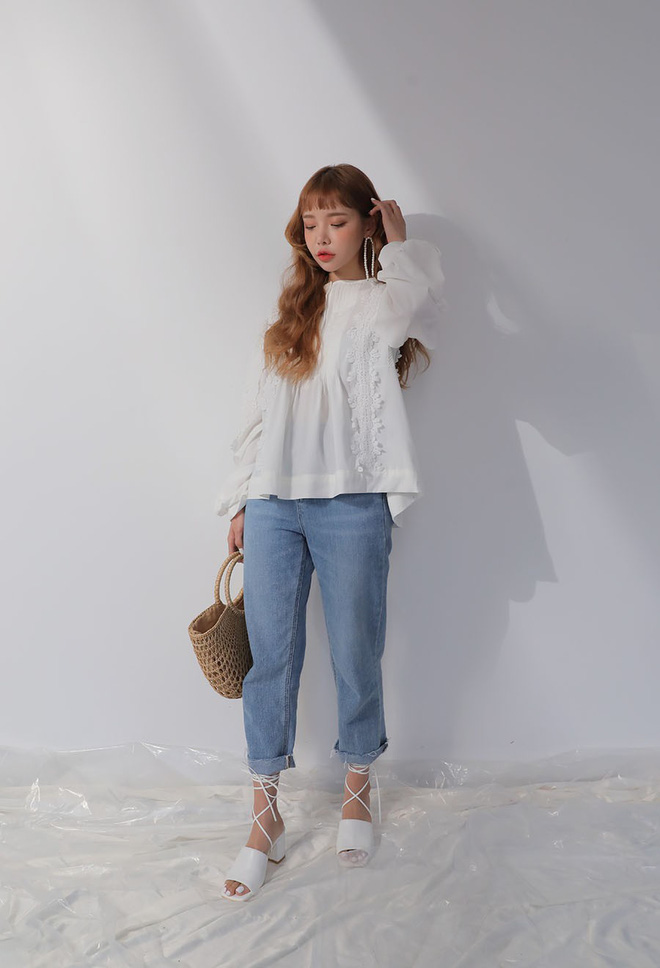 Sandals buộc dây - món đồ nhất định phải có vì sự kết hợp quá đỗi hoàn hảo với những set đồ ngày hè