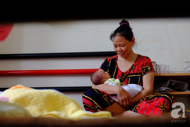 Mẹ trẻ ở Nghệ An bất chấp lời khuyên của bác sĩ giữ lại tứ thai: Trời cho rồi, nhất quyết không bỏ