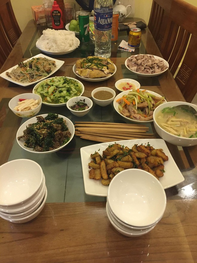 Đăng ảnh mâm cao cỗ đầy tự nấu để hỏi chị em rằng mình đủ tiêu chuẩn lấy chồng chưa, cô gái nhận được lời khuyên bất ngờ