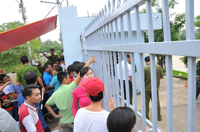 Cách nào giải quyết cơ chế thanh toán quái dị ở Việt Nam?