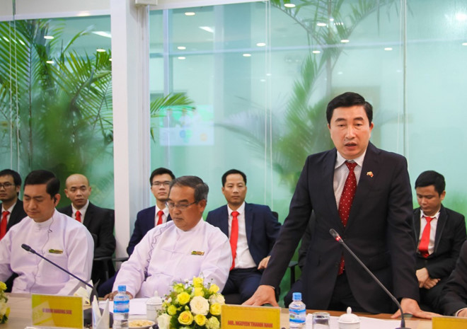 10 năm mai phục thị trường viễn thông Myanmar của Viettel