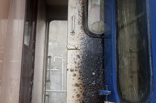 Cháy toa tàu, hàng trăm hành khách hốt hoảng di tản