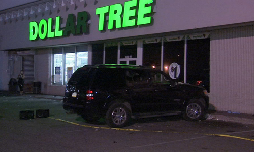 Thiếu nữ Mỹ tập lái xe đâm chết hai người