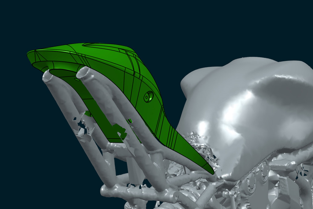 Ducati Monster 1200 R bóng bẩy với khung xe dát vàng