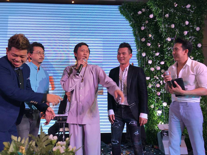 Sau ồn ào tố Trường Giang vô ơn, Hứa Minh Đạt xuất hiện cùng Hoài Linh trong đám cưới đồng nghiệp