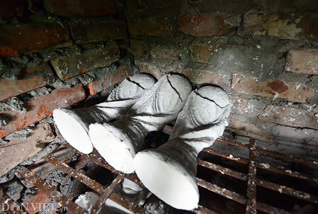 Ảnh: Xưởng sản xuất cúp vàng World Cup giá 80.000 ở Bát Tràng