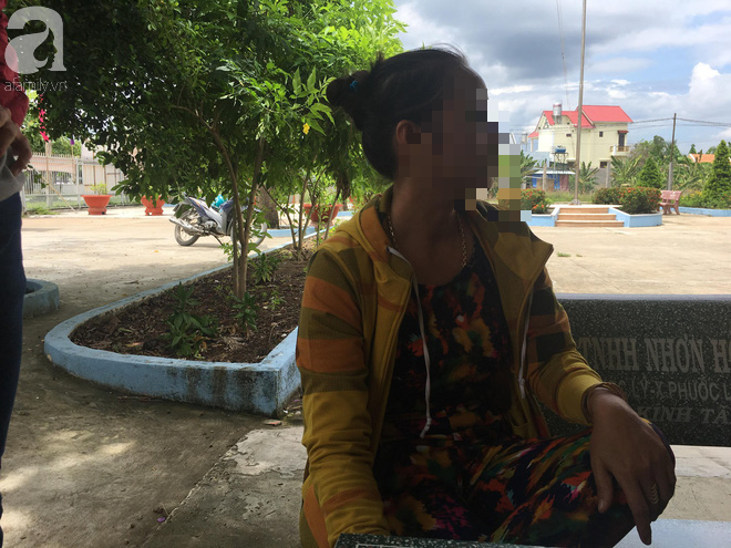 Bà nội bé gái 10 tuổi nghi bị bố ruột hiếp dâm nhiều lần ở Long An: Con bé sợ cả nhà bị bố nó giết nên nào dám kể cho ai nghe