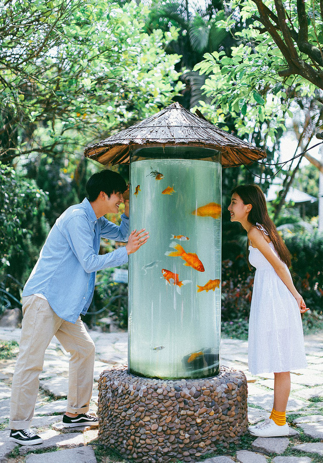 Không cần phải deep đâu, ảnh cưới cứ cười thả ga thế này trông mới dễ thương! Không cần phải deep đâu, ảnh cưới cứ cười thả ga thế này trông mới dễ thương!