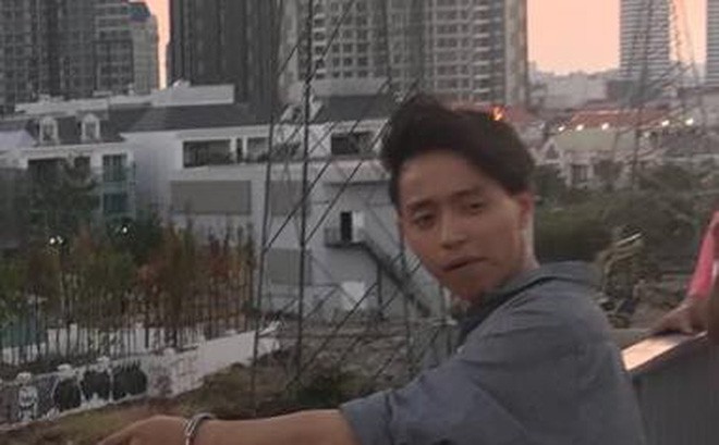 Con trai thuê giang hồ mang súng đi thanh toán người tình trẻ của mẹ