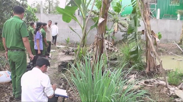 Sửa máy bơm, hai cha con bị điện giật tử vong