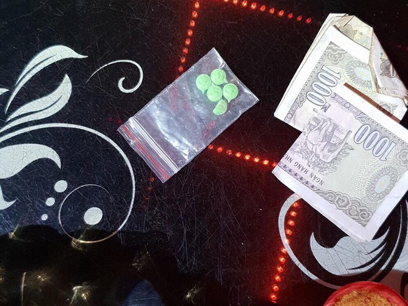 Tiếp viên massage tắm tiên với khách ở TP.HCM