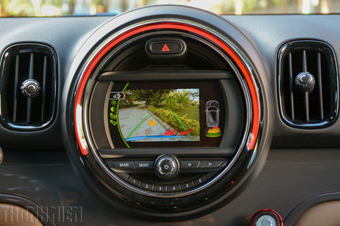 5 tính năng an toàn trên ô tô hỗ trợ đắc lực người lái