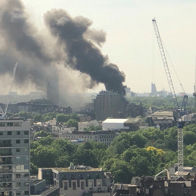 Cháy lớn tại khách sạn hạng sang ở London, 100 lính cứu hỏa có mặt