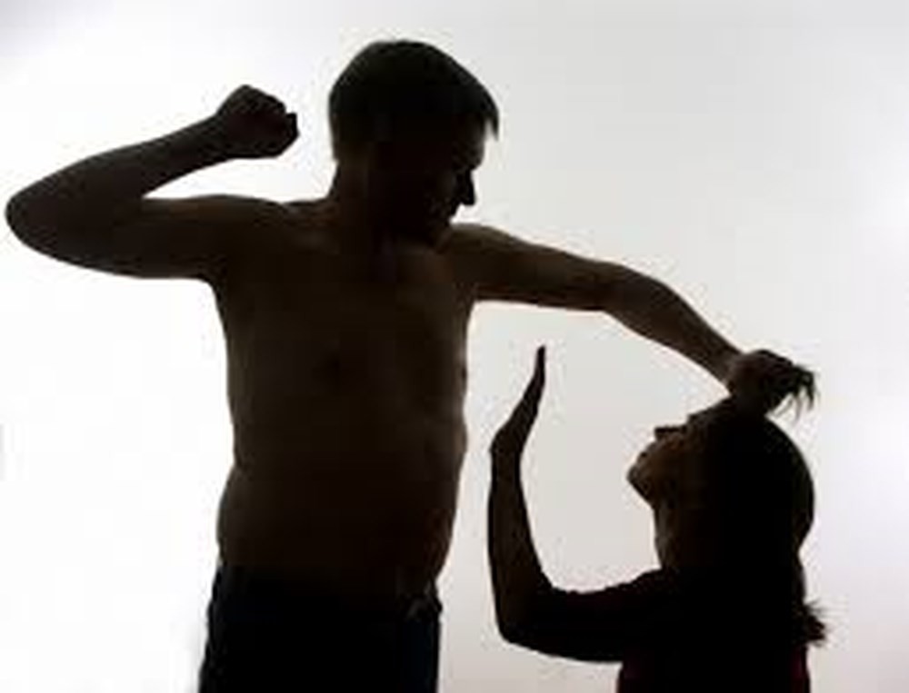 Nghệ An: Chồng tâm thần dùng tuýp sắt đánh vợ tử vong trong đêm