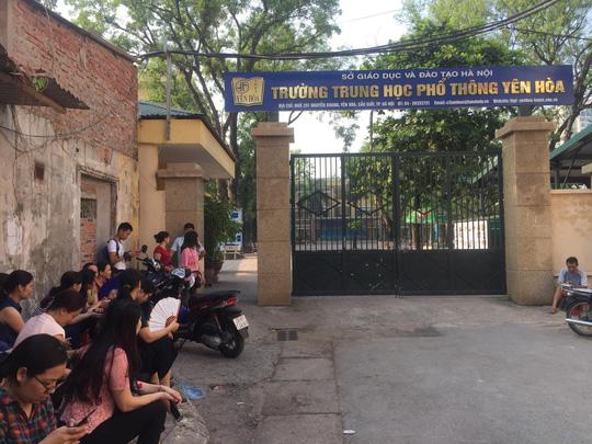 Thi lớp 10 Hà Nội: Sáng lọt đề môn văn, chiều lại nghi lộ đề môn toán