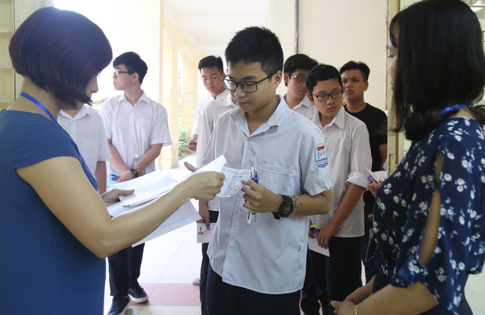 Học sinh lứa dê vàng đua giành suất vào lớp 10 công lập Hà Nội